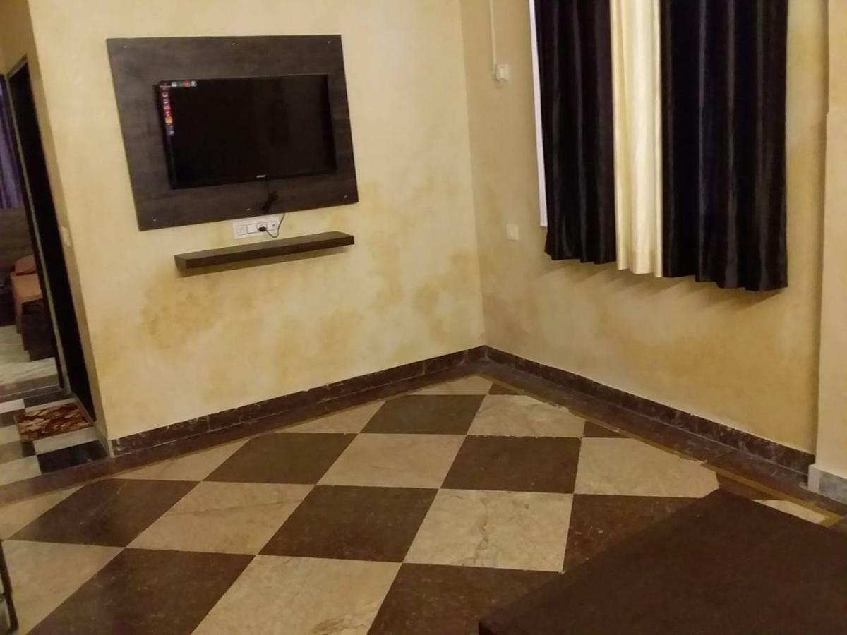 Hotel Nikunj Ashram Vrindāvan Zewnętrze zdjęcie